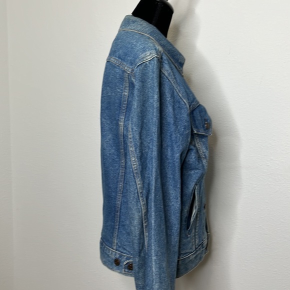 Levi’s size 40L jean jacket. - Picture 13 of 16